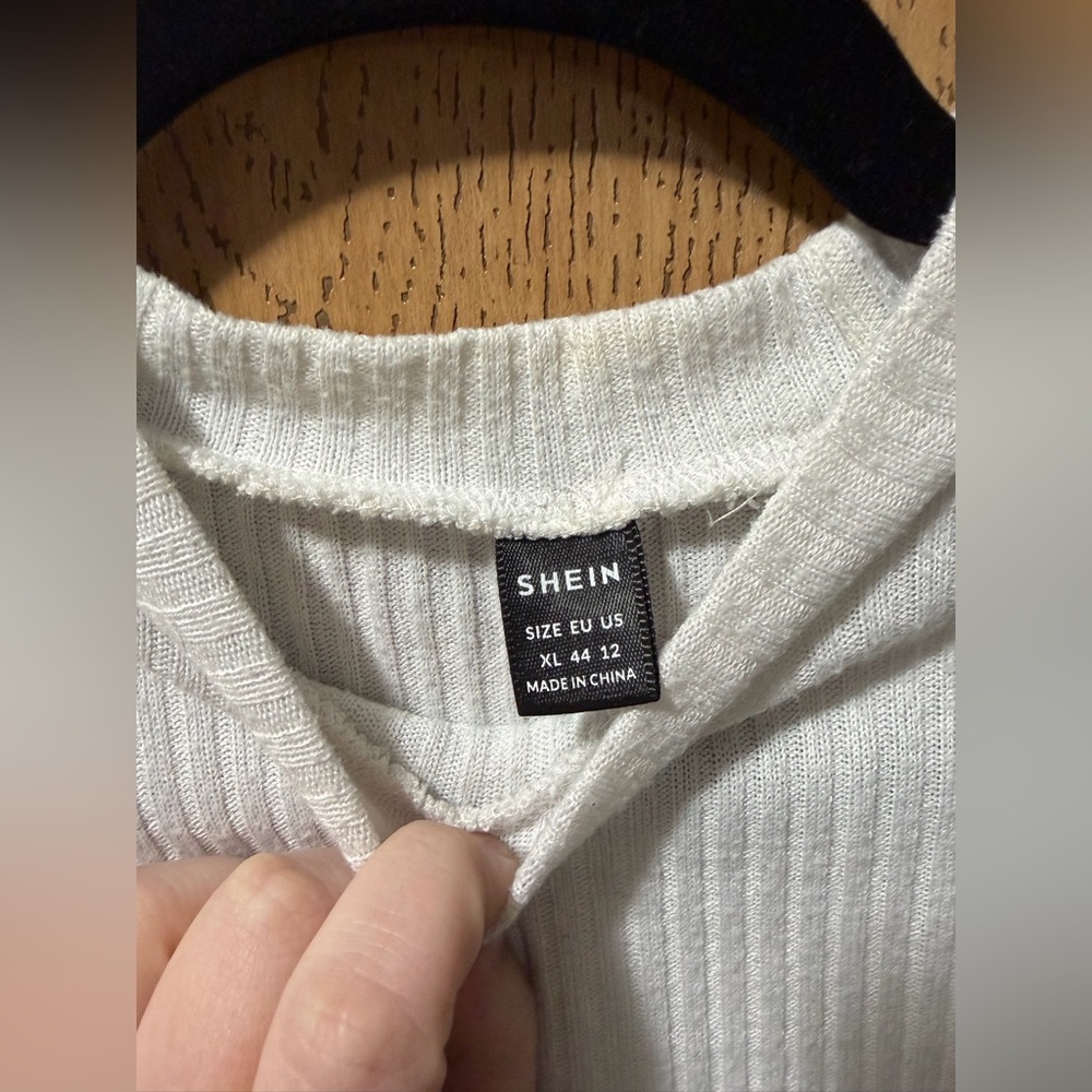 Used SHEIN White Ribbed Crop Top - Picture 2 of 5